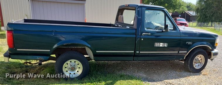 image for item DK1921 1994  Ford F150 XLT  pickup truck
