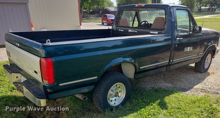 image for item DK1921 1994  Ford F150 XLT  pickup truck