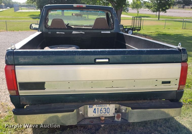 image for item DK1921 1994  Ford F150 XLT  pickup truck