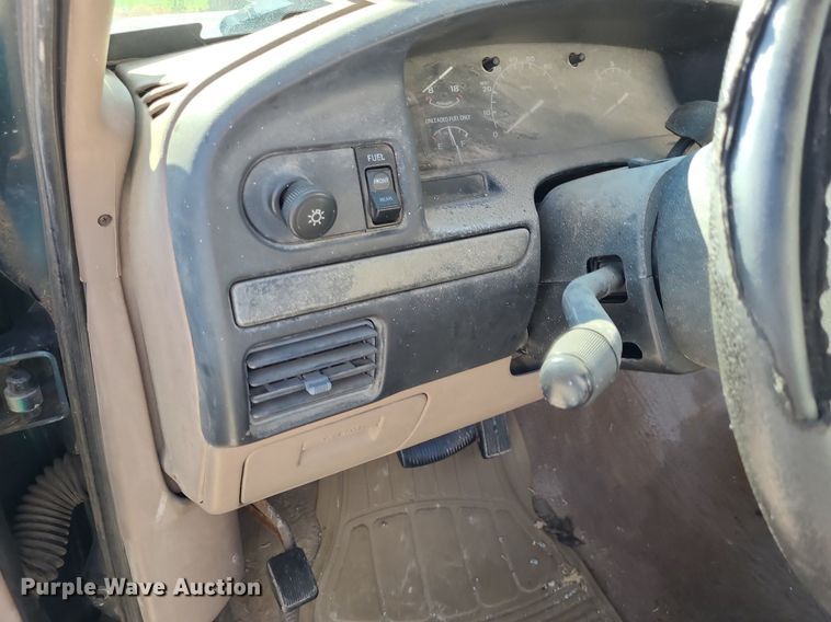 image for item DK1921 1994  Ford F150 XLT  pickup truck