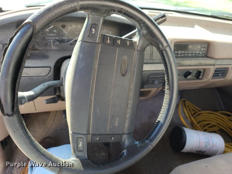 image for item DK1921 1994  Ford F150 XLT  pickup truck