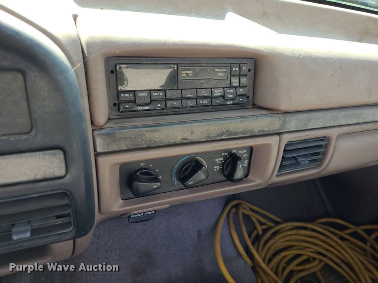 image for item DK1921 1994  Ford F150 XLT  pickup truck