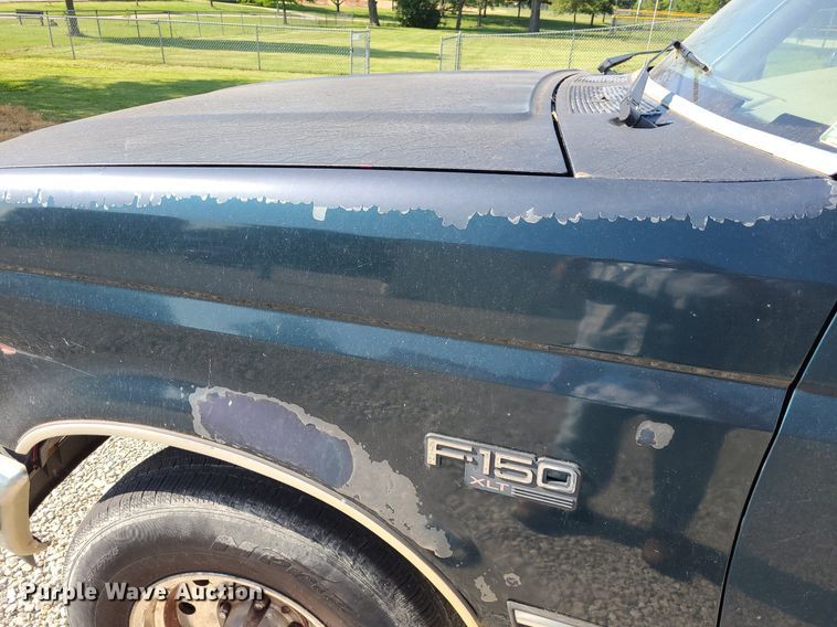 image for item DK1921 1994  Ford F150 XLT  pickup truck