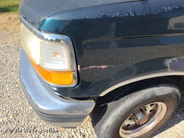 image for item DK1921 1994  Ford F150 XLT  pickup truck