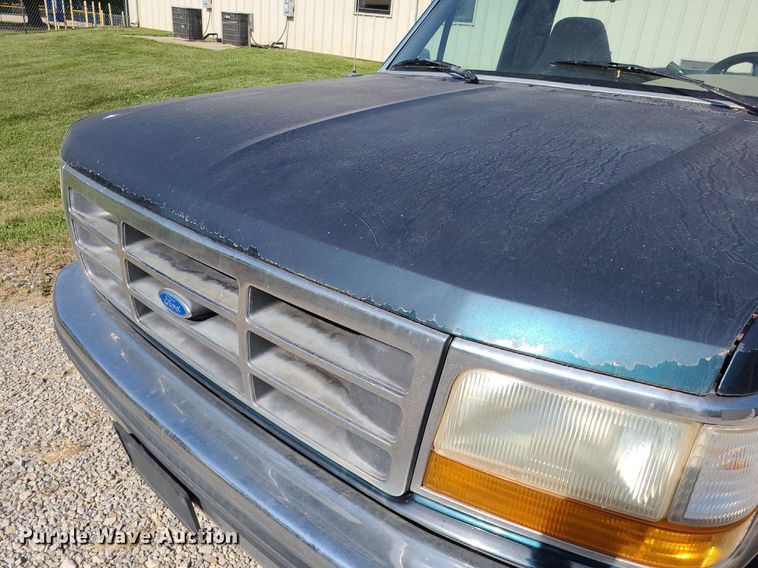 image for item DK1921 1994  Ford F150 XLT  pickup truck