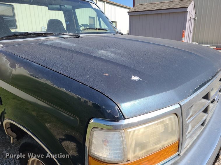 image for item DK1921 1994  Ford F150 XLT  pickup truck