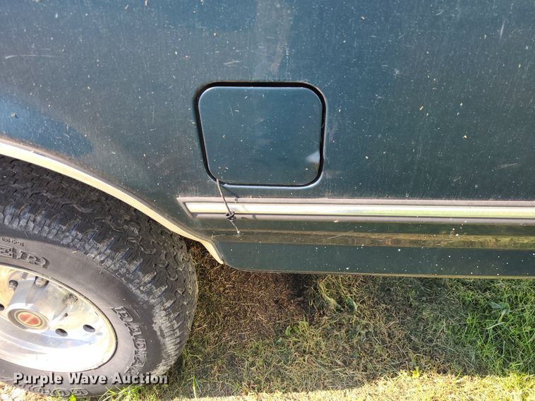 image for item DK1921 1994  Ford F150 XLT  pickup truck