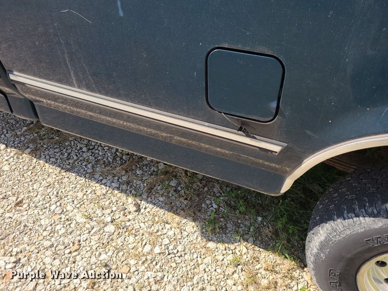 image for item DK1921 1994  Ford F150 XLT  pickup truck