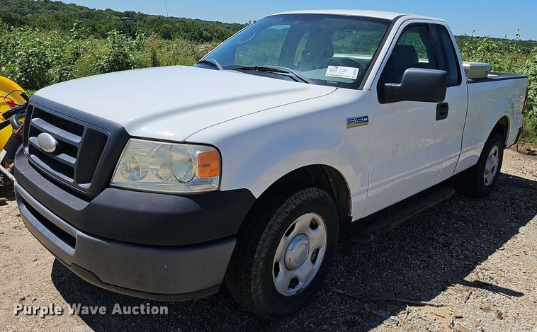 image for item DN8651 2007 Ford F150 XL  pickup truck