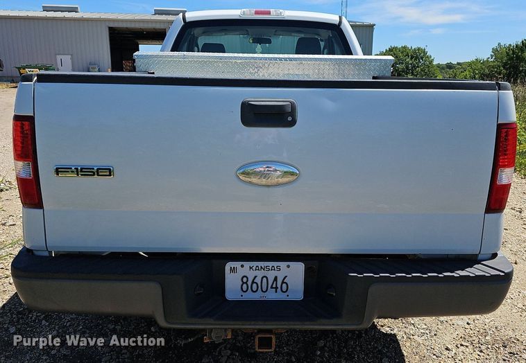 image for item DN8651 2007 Ford F150 XL  pickup truck