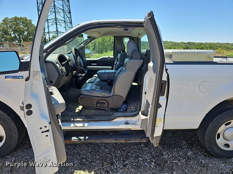 image for item DN8651 2007 Ford F150 XL  pickup truck