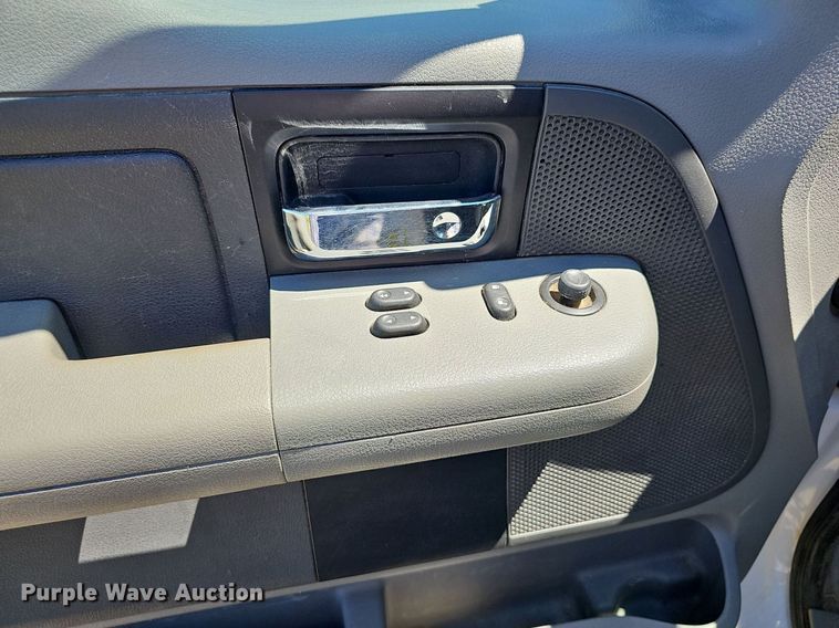 image for item DN8651 2007 Ford F150 XL  pickup truck