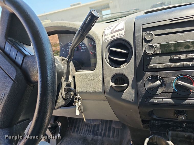 image for item DN8651 2007 Ford F150 XL  pickup truck