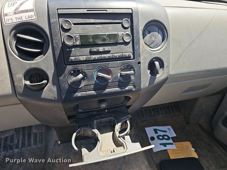 image for item DN8651 2007 Ford F150 XL  pickup truck