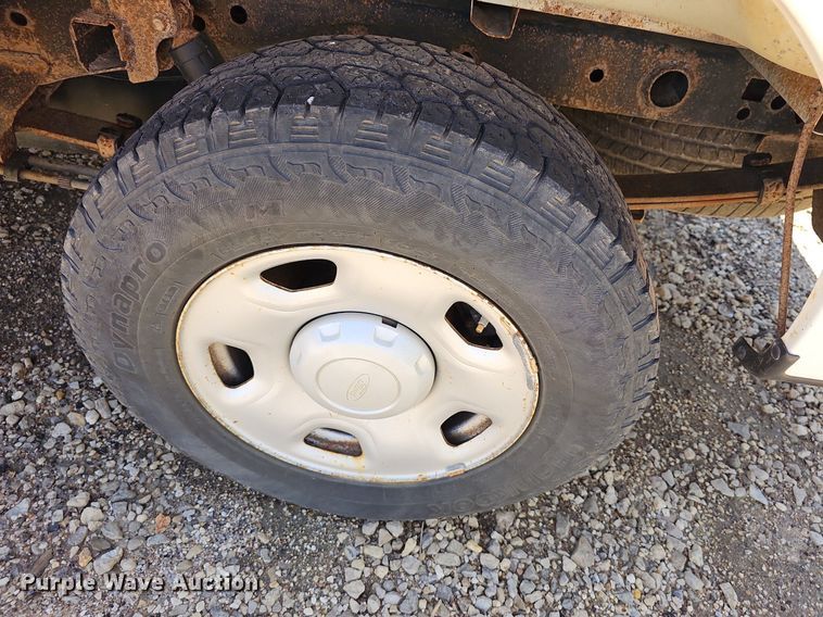 image for item DN8651 2007 Ford F150 XL  pickup truck