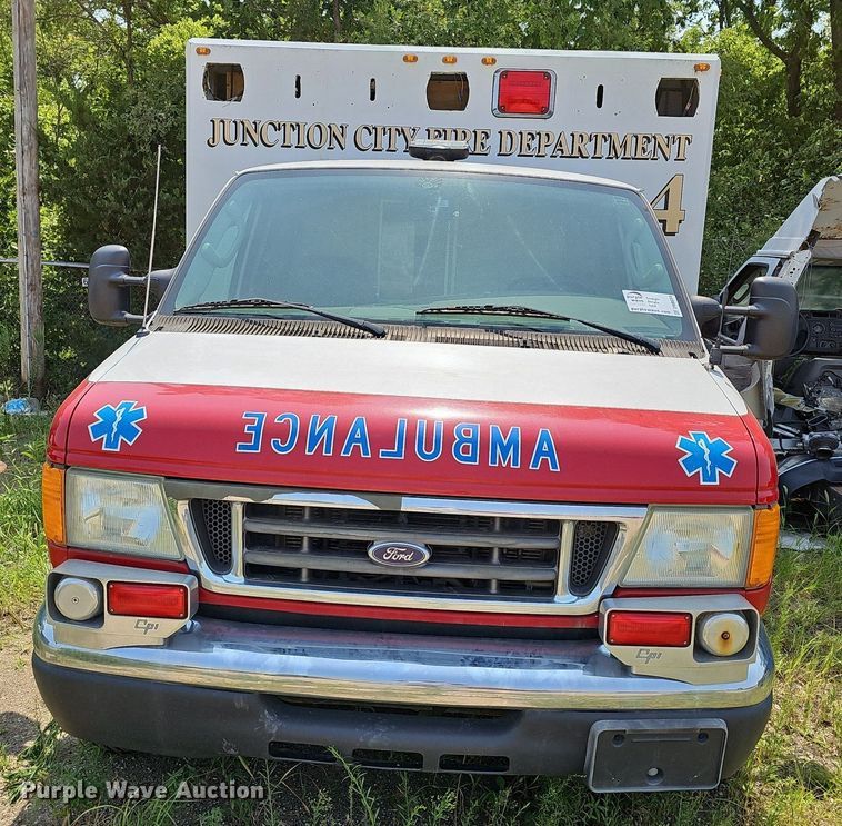 image for item DN8654 2006 Ford E450 Super Duty  ambulance