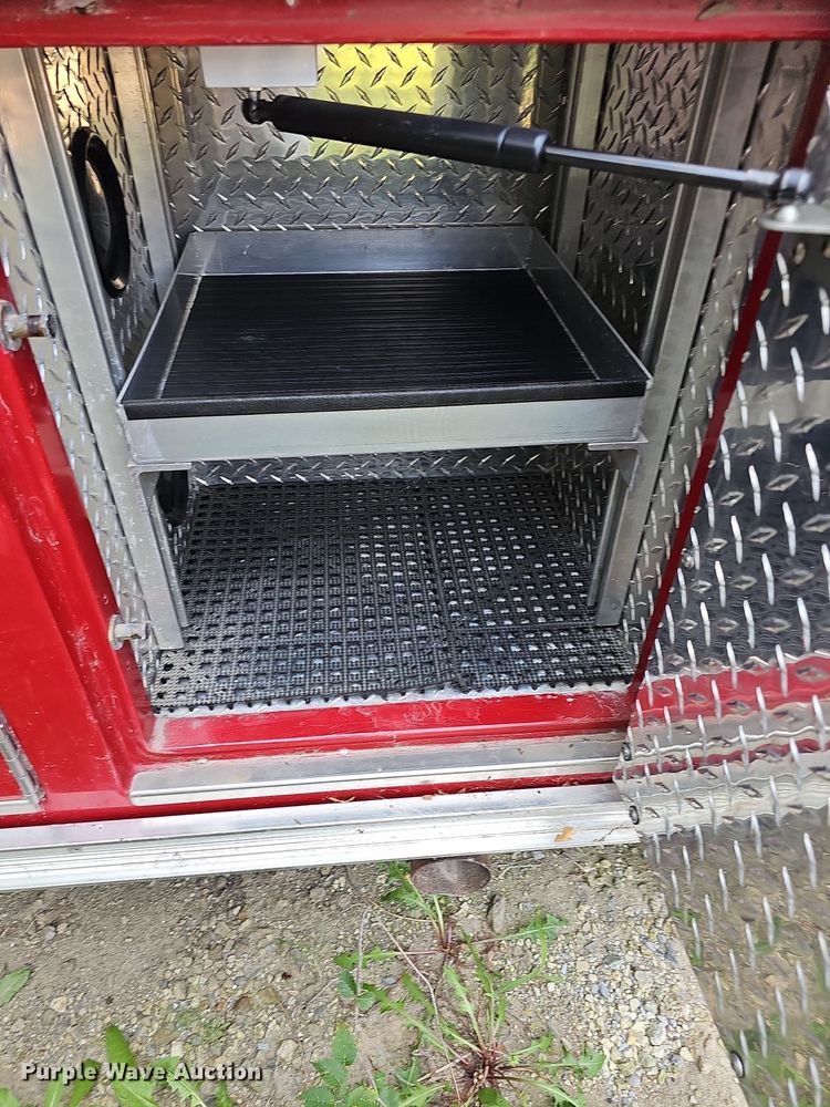 image for item DN8654 2006 Ford E450 Super Duty  ambulance