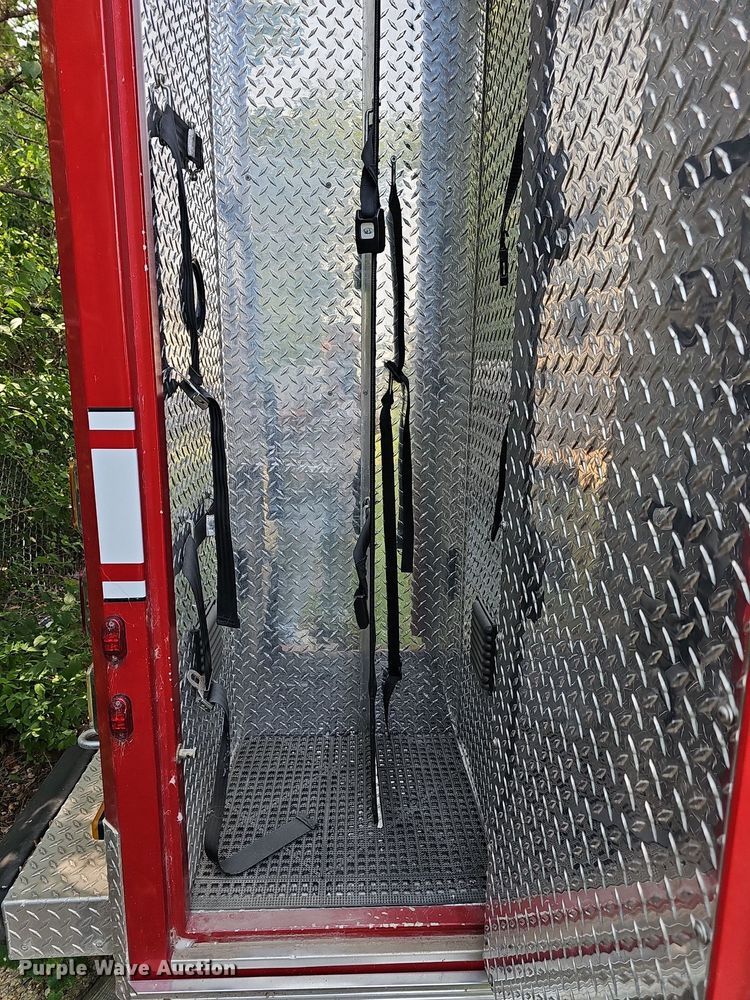 image for item DN8654 2006 Ford E450 Super Duty  ambulance