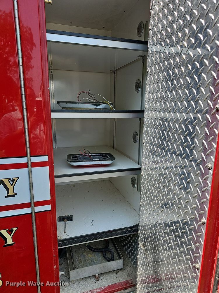 image for item DN8654 2006 Ford E450 Super Duty  ambulance