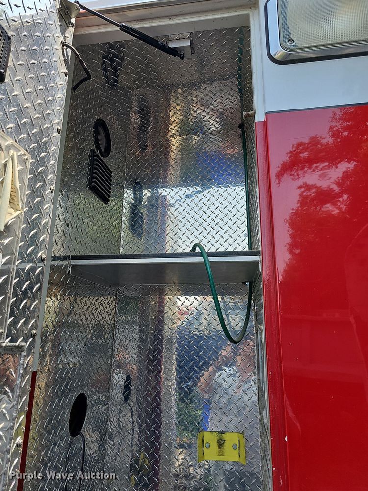 image for item DN8654 2006 Ford E450 Super Duty  ambulance