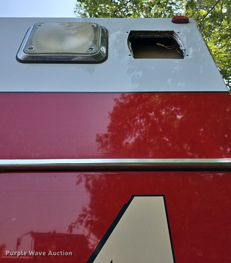 image for item DN8654 2006 Ford E450 Super Duty  ambulance