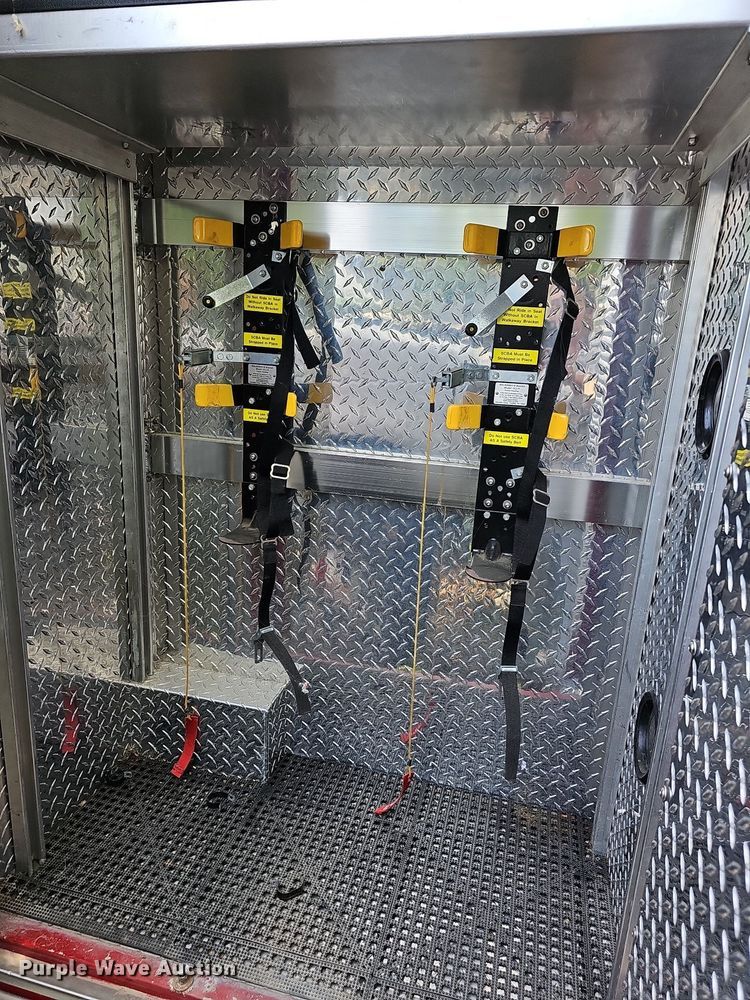 image for item DN8654 2006 Ford E450 Super Duty  ambulance