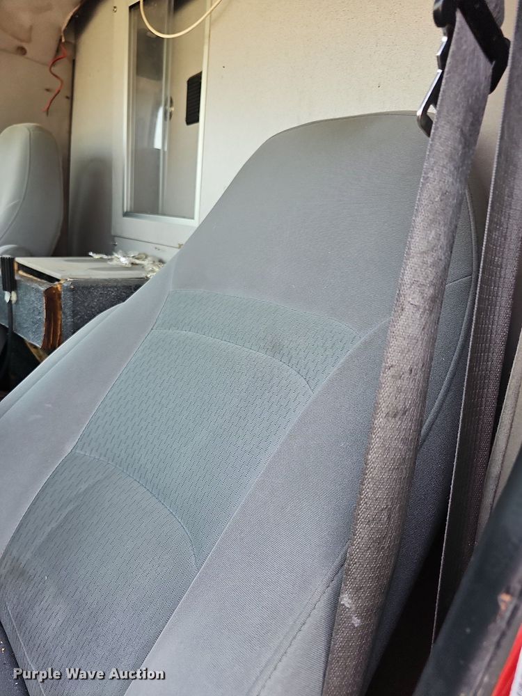 image for item DN8654 2006 Ford E450 Super Duty  ambulance