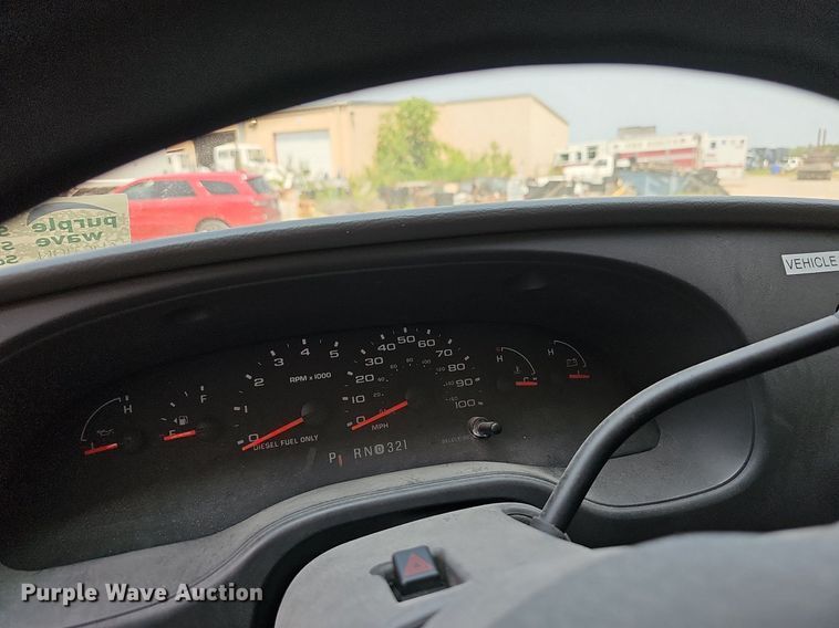 image for item DN8654 2006 Ford E450 Super Duty  ambulance