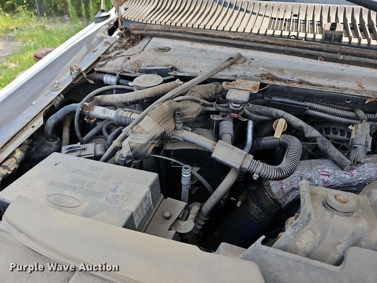 image for item DN8654 2006 Ford E450 Super Duty  ambulance