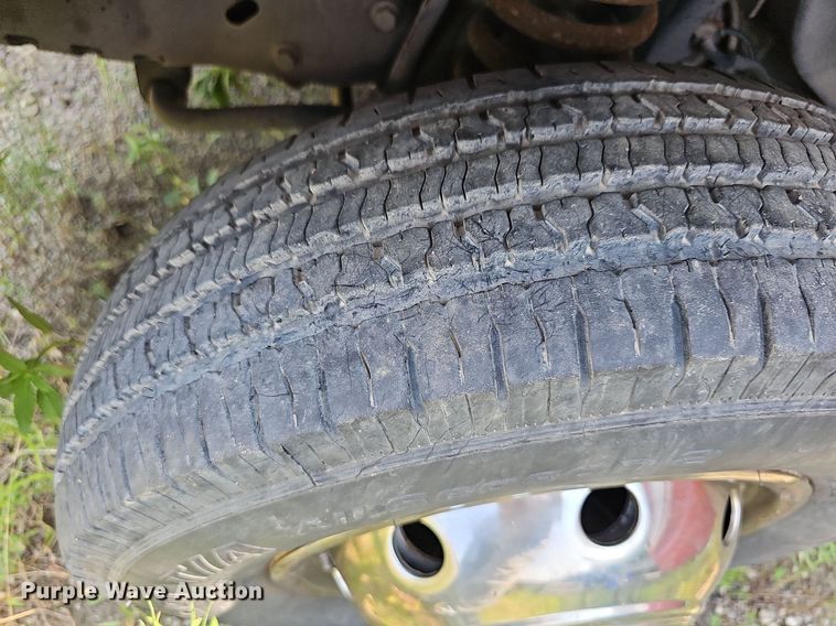 image for item DN8654 2006 Ford E450 Super Duty  ambulance