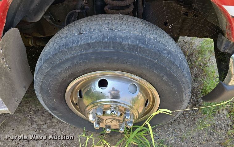 image for item DN8654 2006 Ford E450 Super Duty  ambulance