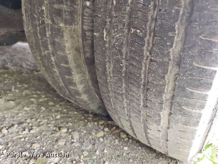 image for item DN8654 2006 Ford E450 Super Duty  ambulance