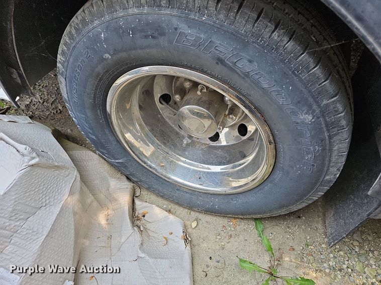 image for item DN8654 2006 Ford E450 Super Duty  ambulance