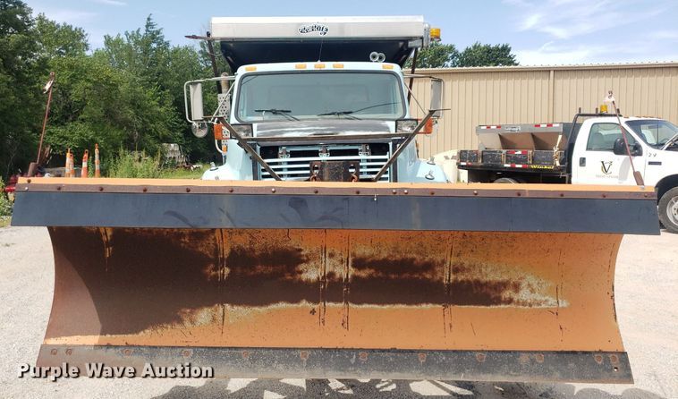 image for item DO2959 2002 International 4700  dump truck