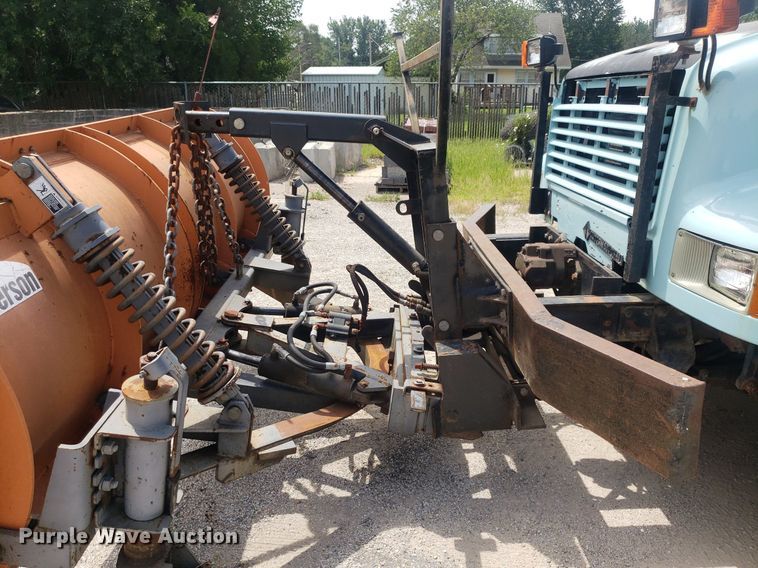 image for item DO2959 2002 International 4700  dump truck