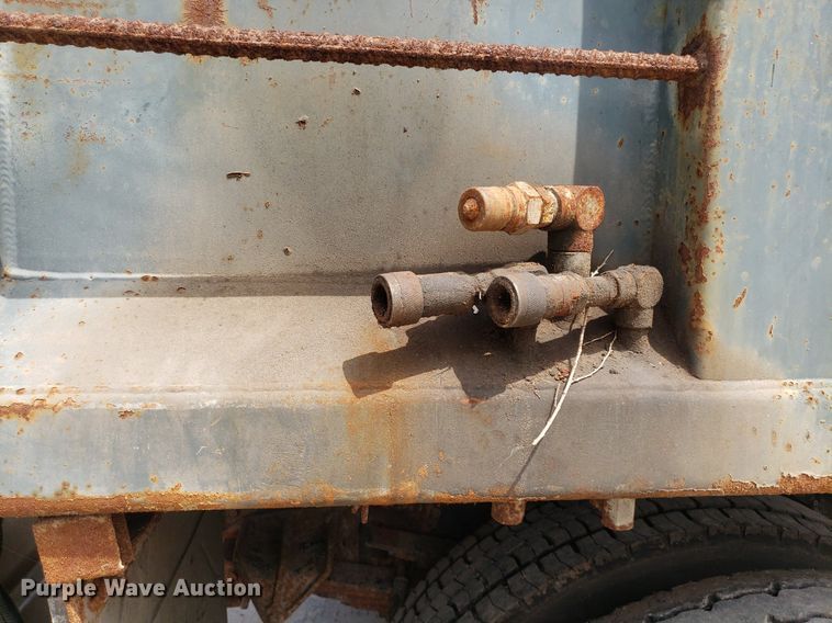 image for item DO2959 2002 International 4700  dump truck