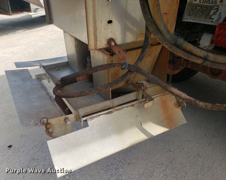 image for item DO2959 2002 International 4700  dump truck