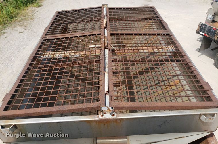 image for item DO2959 2002 International 4700  dump truck