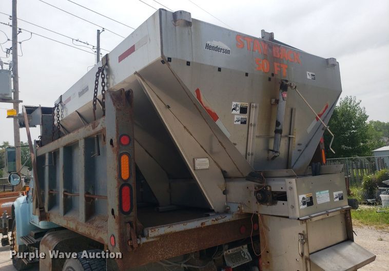 image for item DO2959 2002 International 4700  dump truck