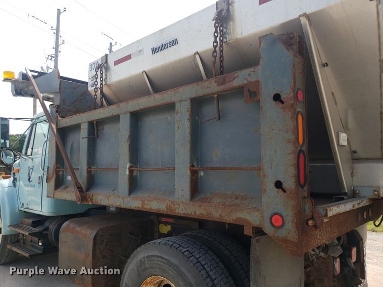 image for item DO2959 2002 International 4700  dump truck