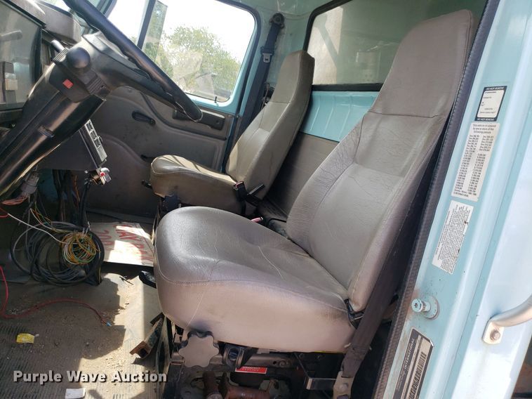 image for item DO2959 2002 International 4700  dump truck