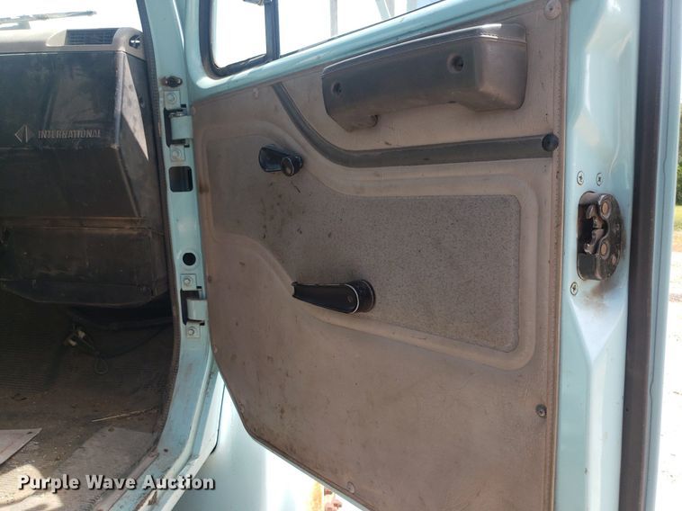 image for item DO2959 2002 International 4700  dump truck