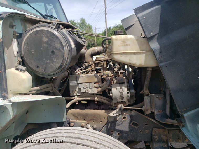 image for item DO2959 2002 International 4700  dump truck