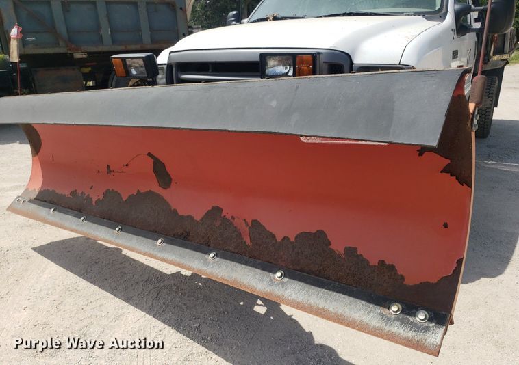 image for item DO2960 2001 Ford F550 Super Duty  flatbed truck