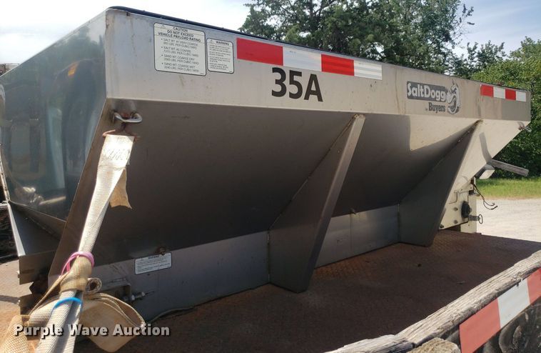 image for item DO2960 2001 Ford F550 Super Duty  flatbed truck