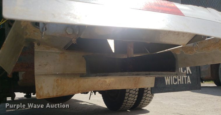 image for item DO2960 2001 Ford F550 Super Duty  flatbed truck