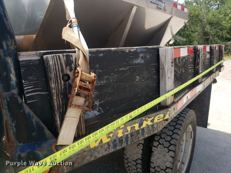 image for item DO2960 2001 Ford F550 Super Duty  flatbed truck