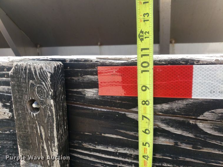 image for item DO2960 2001 Ford F550 Super Duty  flatbed truck