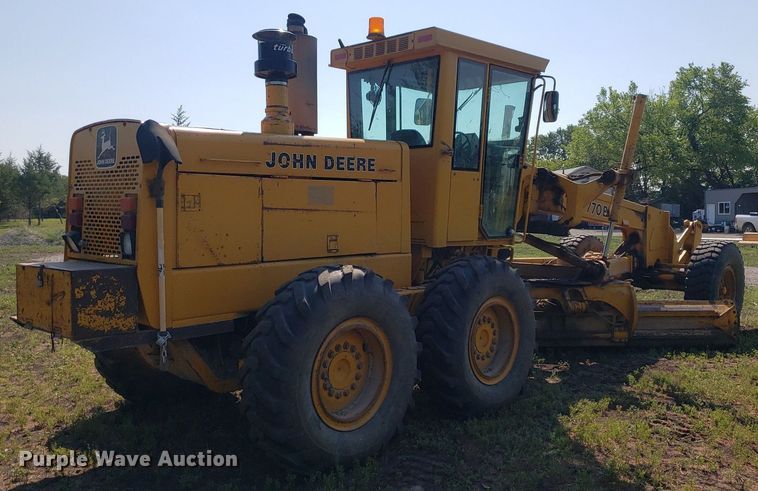 image for item DO3024 1991 John Deere 770B-H  motor grader