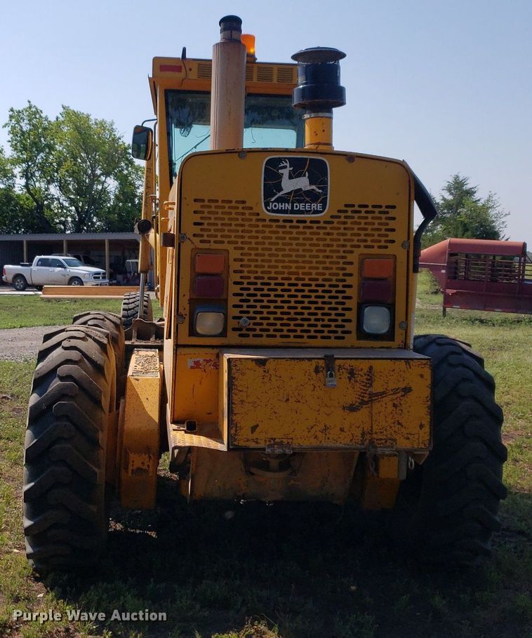 image for item DO3024 1991 John Deere 770B-H  motor grader